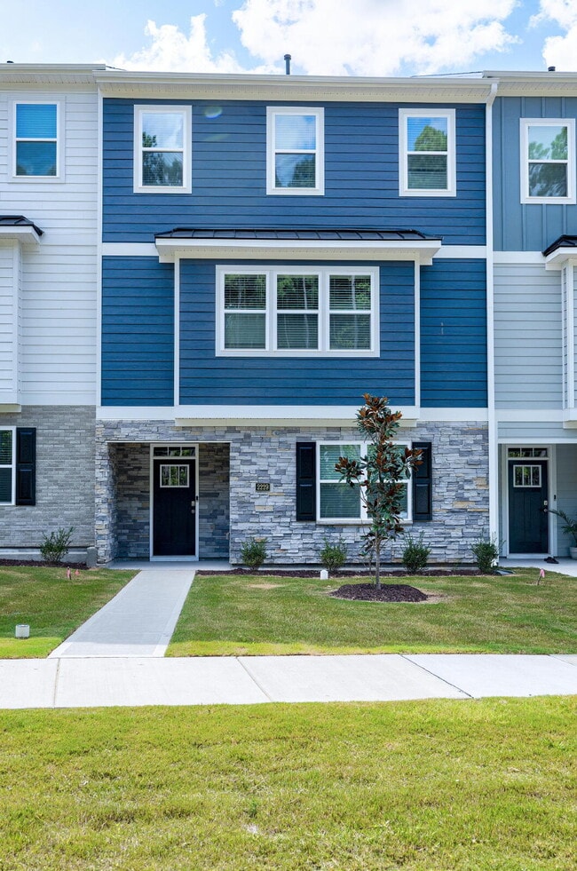 Building Photo - 2229 Horton Pk Dr