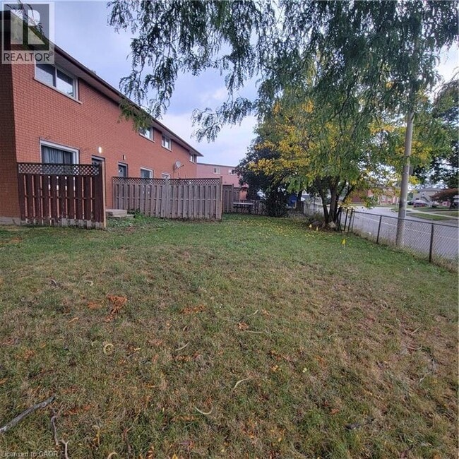 Building Photo - 809 Walter St