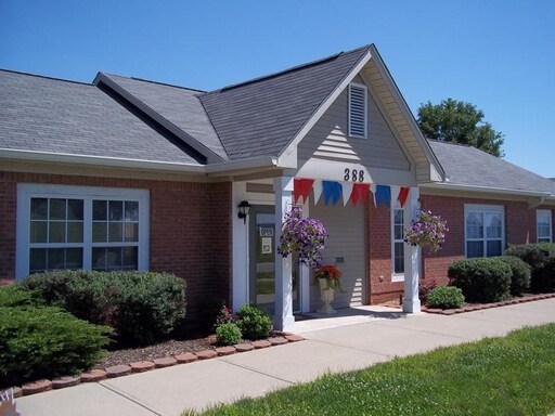 Building Photo - 390 Country View Ct