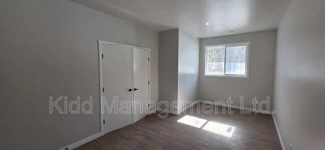 Building Photo - 3854 Glendale Dr