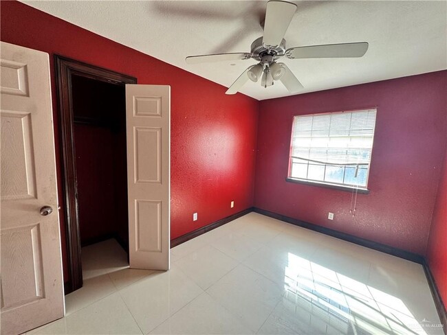 Foto del edificio - 1804 Oasis Dr