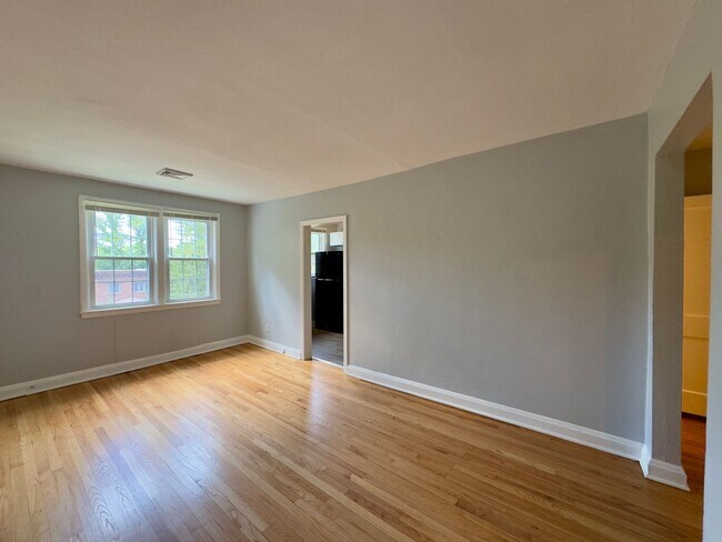Foto del edificio - 6113 Chinquapin Pkwy