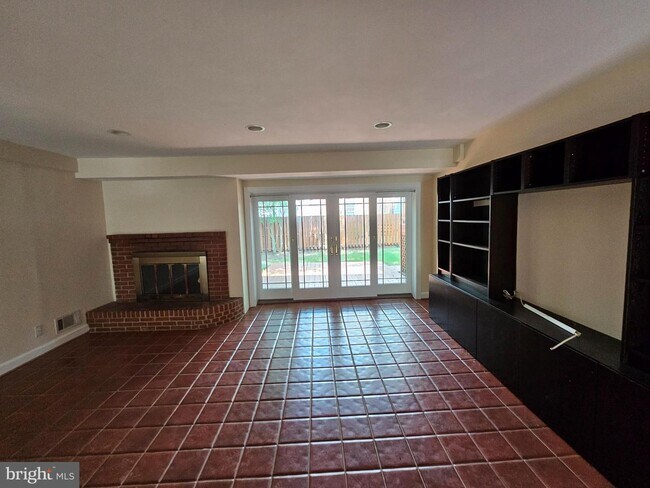 Building Photo - 452 W Taylor Run Pkwy