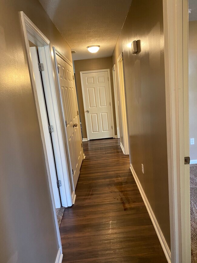 Building Photo - 2508 Woodland Ct