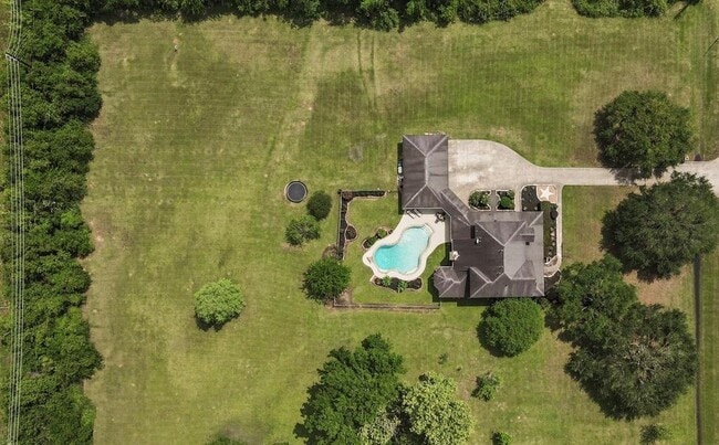 Building Photo - 19634 Stone Lake Dr