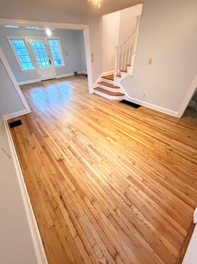 Comedor/Sala de estar - 121 S High St