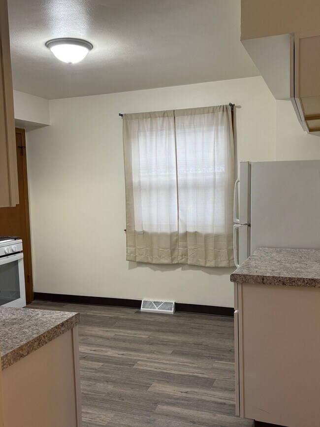 Foto del edificio - 4175 Eastridge Dr