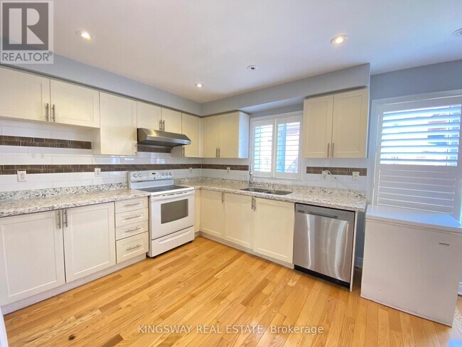 Building Photo - 33 Caranci Crescent