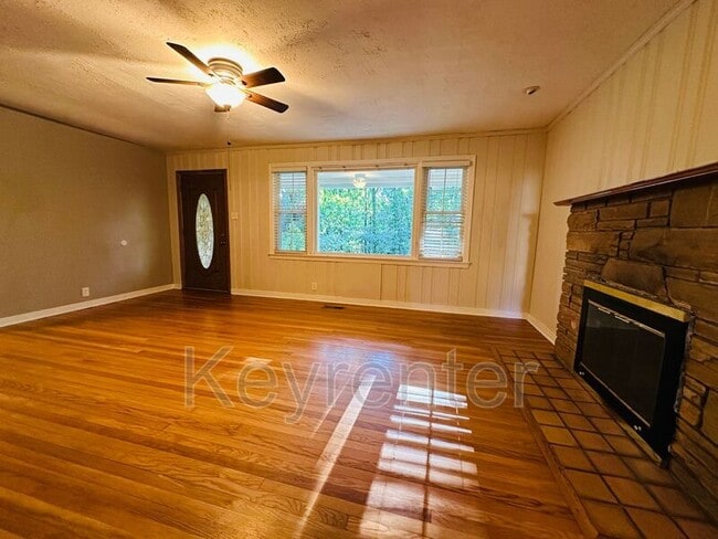 Photo - 1614 Shirley Way House