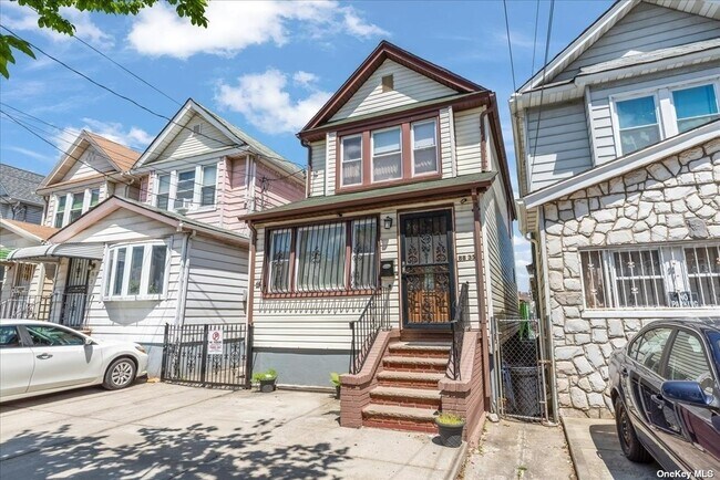 Foto del edificio - 88-35-88179 179th St