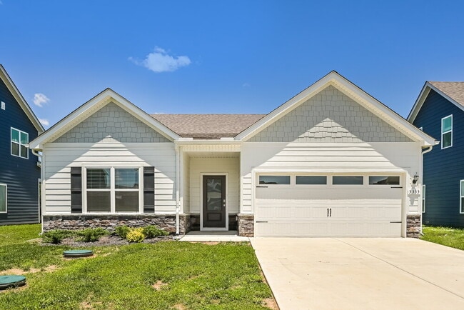 Building Photo - 3333 Quintana Dr