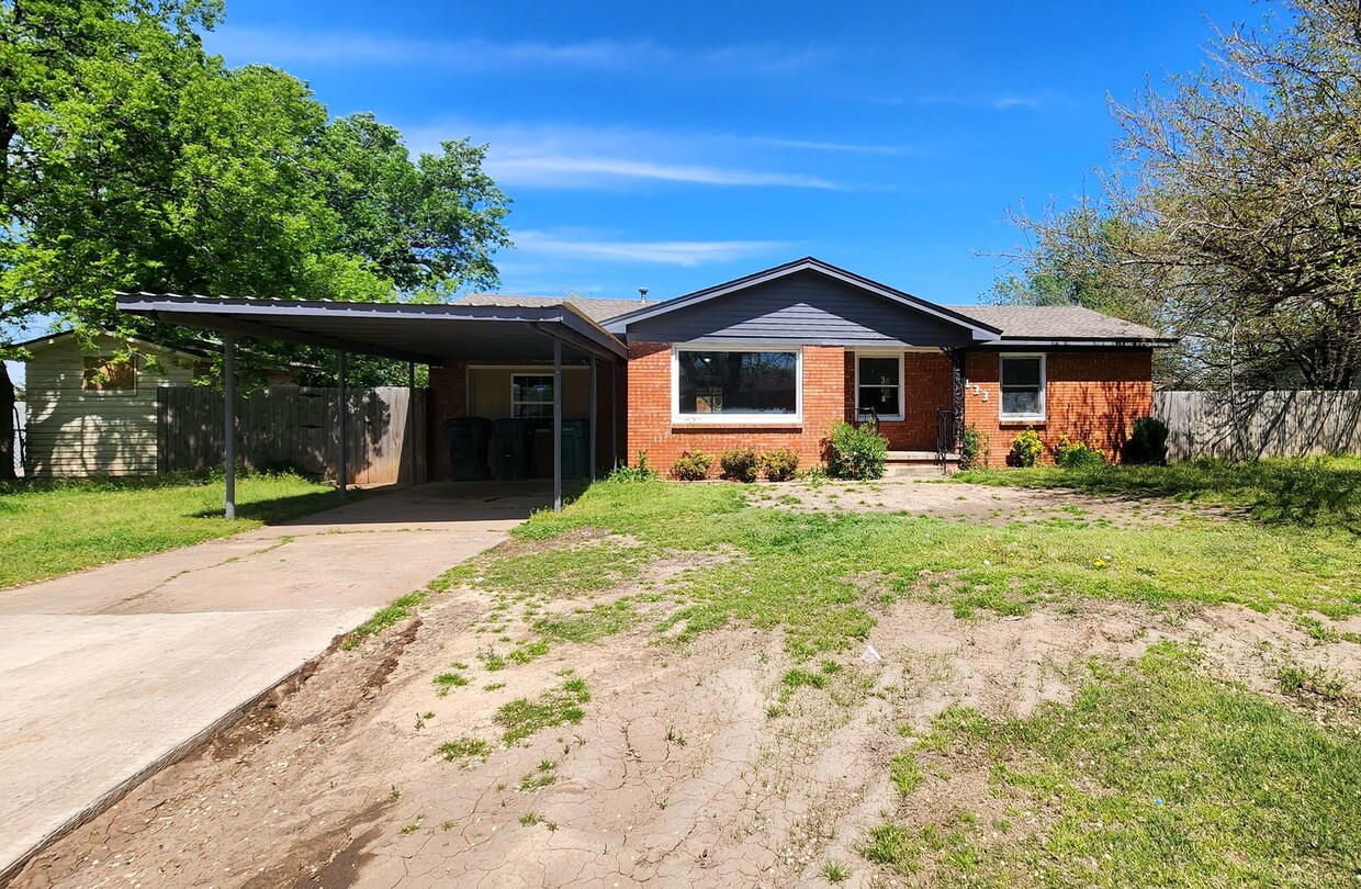 Primary Photo - Welcome to your new 4-bedroom, 1.5-bathroo...