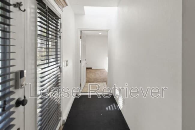 Foto del edificio - 1233 Fulton St