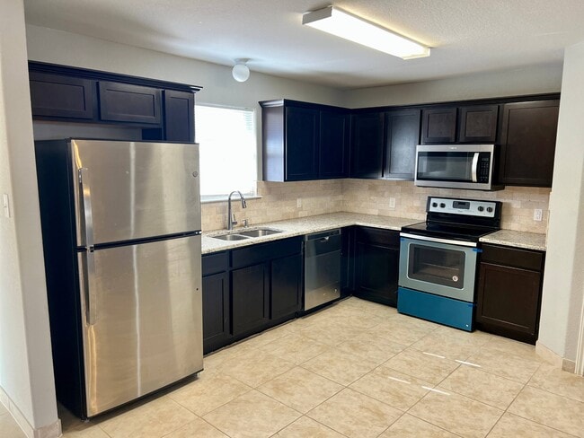 Photo - 4210 April Breeze (Von Ormy, TX) Apartment