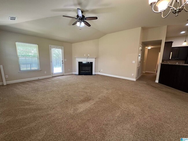 Building Photo - 480 River Crest Dr N