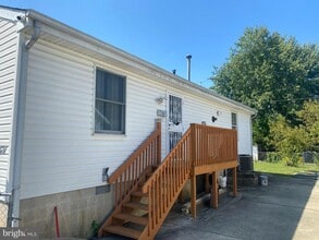 Building Photo - 321 Linden Ave