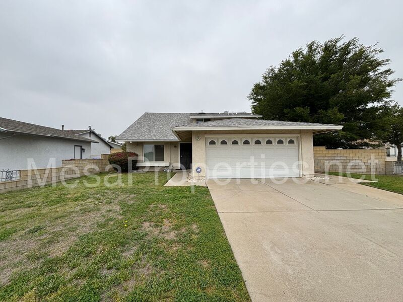 Foto principal - 17572 Jackson Dr