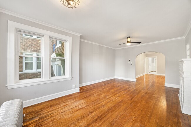 Foto del edificio - 2443 W Gunnison St