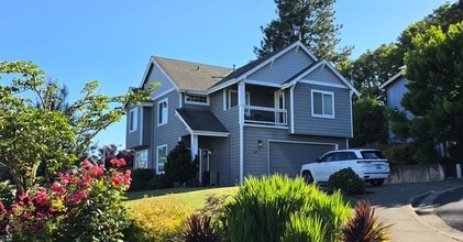 Building Photo - 3001 Sunrose Ct