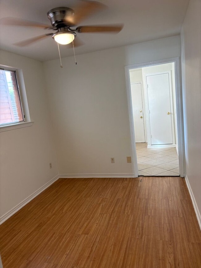 Building Photo - 412 S Murat St