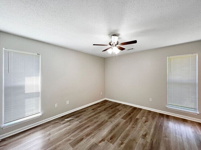 Foto del edificio - 886 Acorn Cv