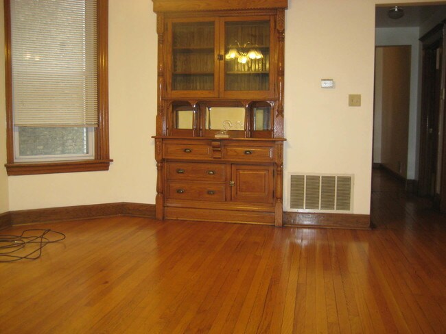 Foto del edificio - 1331 W Foster Ave