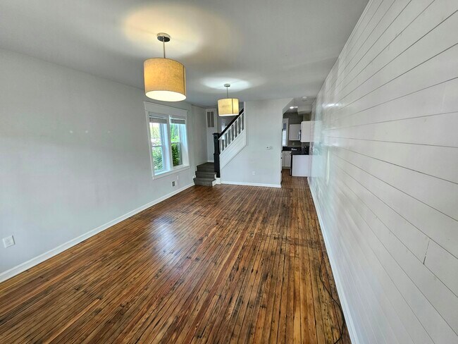 Foto del edificio - 356 W Wilkes Barre St