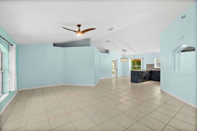 Foto del edificio - 34 Beaverdam Ln