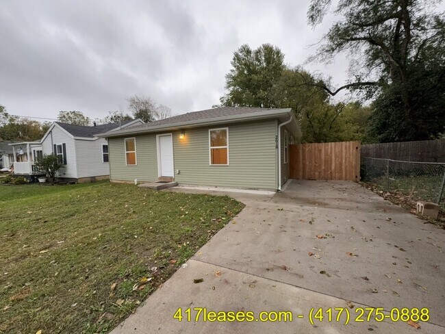 Building Photo - 2618 N Pierce Ave
