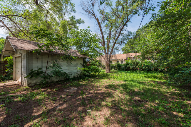 Building Photo - 1539 N Waco Ave