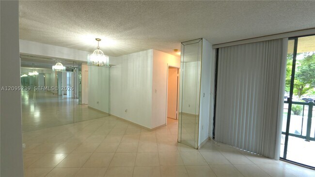 Foto del edificio - 11800 SW 18th St