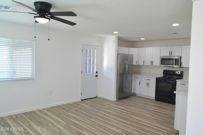 Building Photo - 44 N Mountain Rd