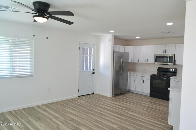 Foto del edificio - 44 N Mountain Rd