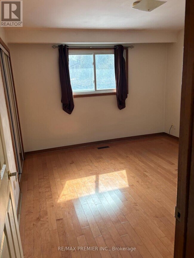 Photo du bâtiment - 37 Irwin Rd