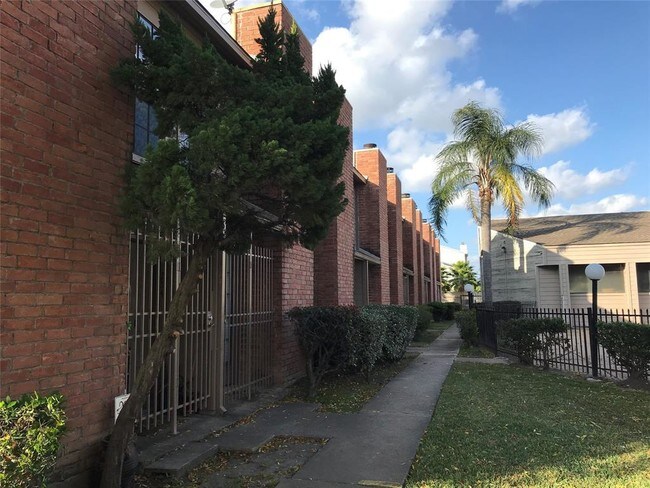 Foto del edificio - 10501 South Dr