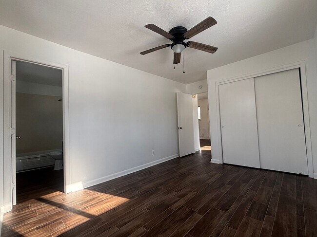 Foto del edificio - Spacious 1 bedroom 1 bathroom duplex