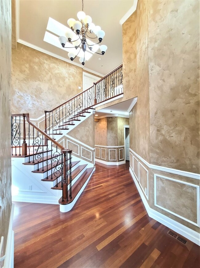 Building Photo - Luxurious 4 Bed/2.5 Bath Lynnwood Home - Available Now!