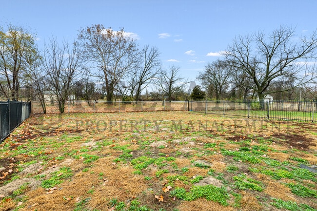 Building Photo - 3413 E Aster St