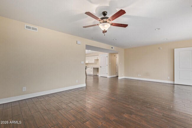 Building Photo - 1280 E Alameda Dr