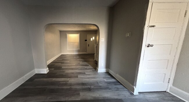 Foto del edificio - Quaint Two Bedroom Home in Overbrook with NEW Floors and Kitchen!