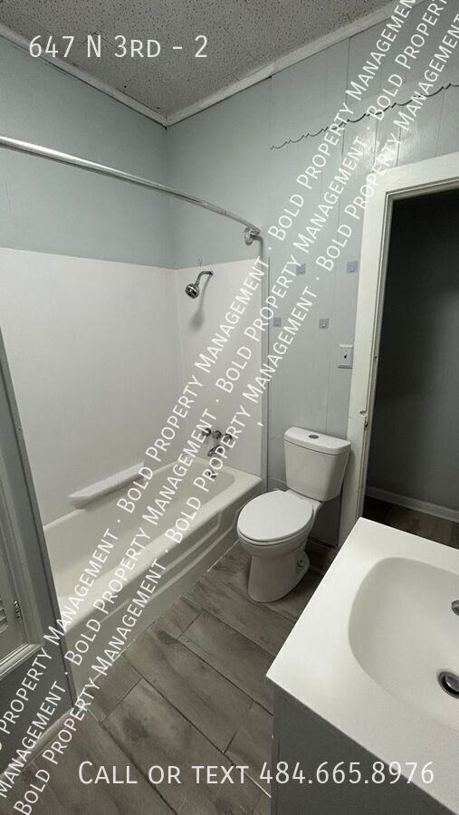 Foto del edificio - 647 N 3rd St