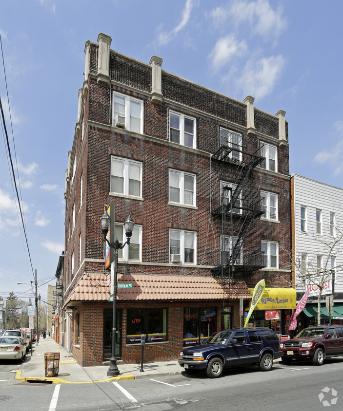 Primary Photo - 1901-1905 Bergenline Ave