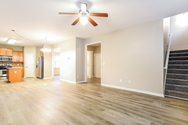 Foto del edificio - 85 Lakeshore Pkwy