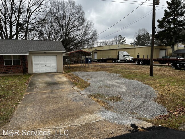 Building Photo - 3 br, 1 bath House - 264 Wilkinsville Road