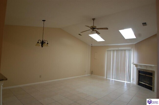 Foto del edificio - 602 Potomac Ct