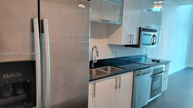 Foto del edificio - 60 SW 13th St