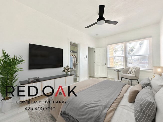 Building Photo - Newly Renovated One Bedroom with Stainless...
