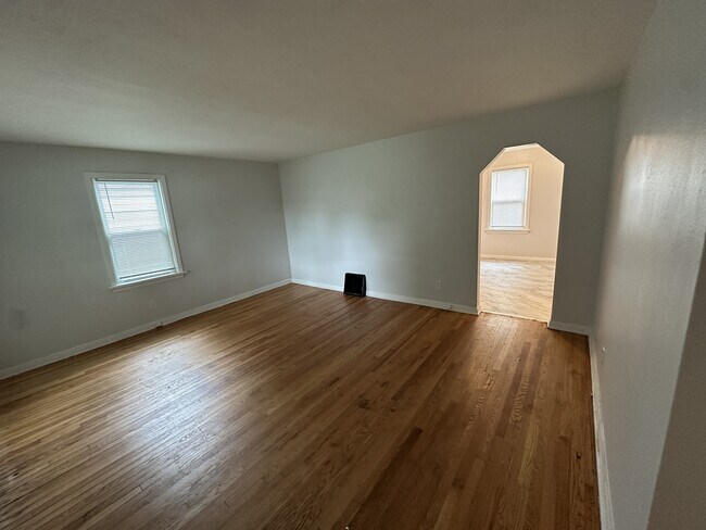 Building Photo - 330 N Floridale Ave