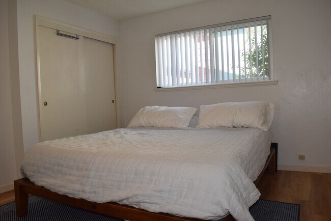 Building Photo - 5525 Forestwood Dr