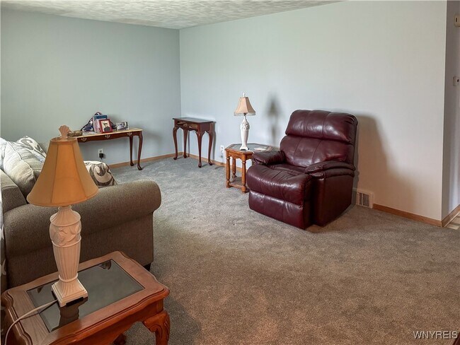 Foto del edificio - 25 Trudy Ln